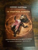 Corine Hartman - In vreemde handen, Ophalen of Verzenden, Nieuw