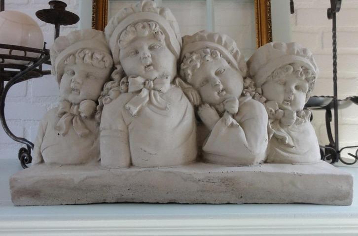 SALE Betonnen beeld met 4 nostalgische meisjes / kinderen, Antiek en Kunst, Curiosa en Brocante, Ophalen