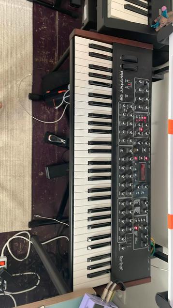 Sequential Prophet 8 + flight case beschikbaar voor biedingen