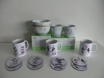 Disney ontbijtset + 3 mokken + onderleggers (NIEUW) beschikbaar voor biedingen