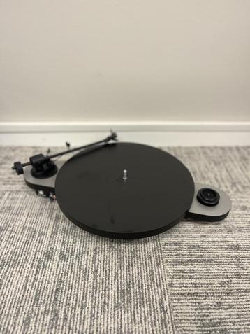 Pro-Ject | Elemental OM5e | USB | Zilver / zwart beschikbaar voor biedingen