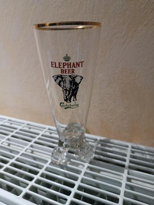 A vendre 1 verre Carlsberg Eléphant, Verzamelen, Glas en Drinkglazen, Gebruikt, Bierglas, Ophalen