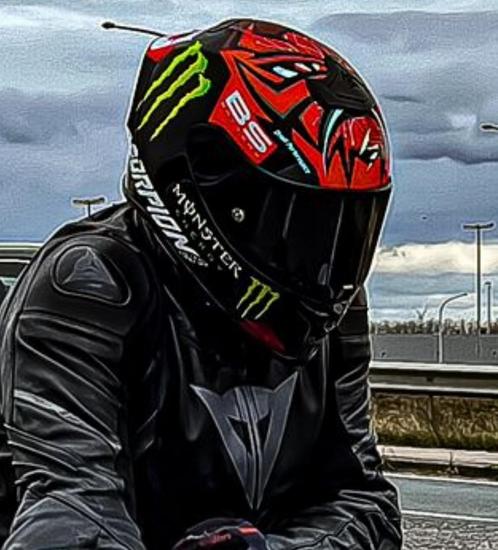 Scorpion exo-R1 gehandtekend door qaurtararo, Motoren, Kleding | Motorhelmen, XL, Ophalen of Verzenden