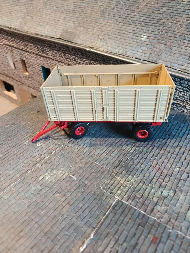 Remorque à betteraves beige Siku, Hobby & Loisirs créatifs, Voitures miniatures | 1:32, Utilisé, Tracteur et Agriculture, SIKU