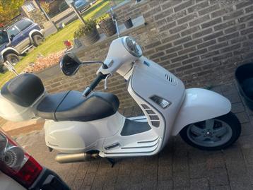 Vespa gt 125 cc, Fietsen en Brommers, Ophalen of Verzenden
