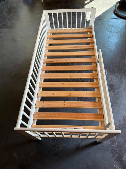 Kinderbed wit met lattenbodem, Kinderen en Baby's, Kinderkamer | Bedden, Gebruikt, Lattenbodem, Ophalen