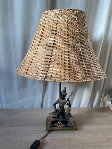 Bronzen Thaise tafellamp beschikbaar voor biedingen