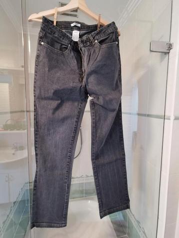 Jeans van Damart maat 46 kleur grijs