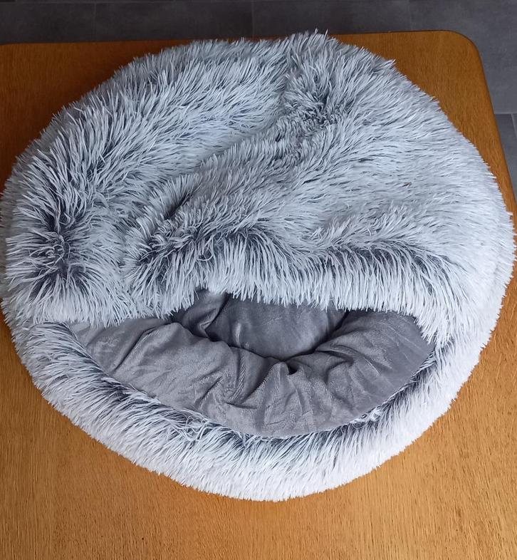 COUSSIN PETIT CHIEN OU CHAT ANTI-STRESS, Dieren en Toebehoren, Hondenmanden, Ophalen