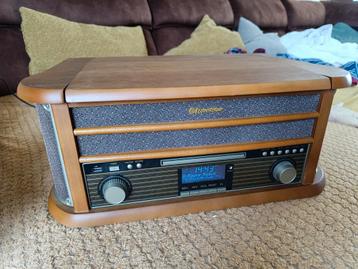 Roadstar retroradio beschikbaar voor biedingen