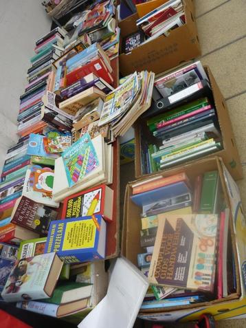meer dan 100 leesboeken , kookboeken , romans beschikbaar voor biedingen