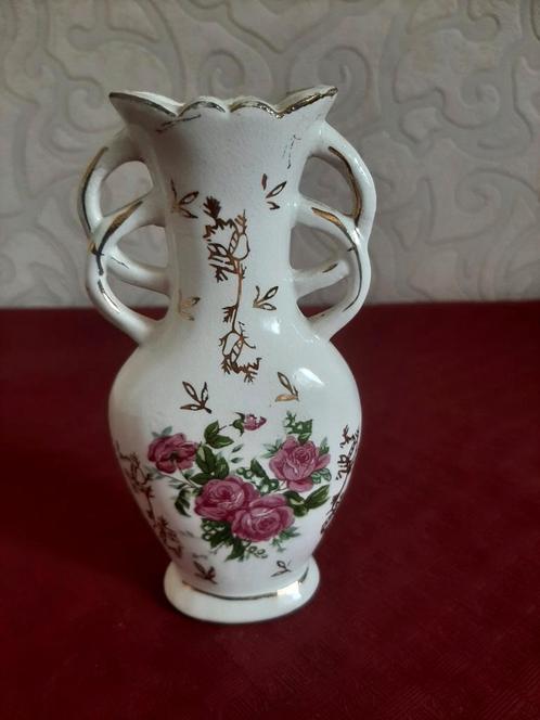 Vintage siervaasje met rozenmotief – met gouden accenten, Antiek en Kunst, Antiek | Vazen, Ophalen of Verzenden
