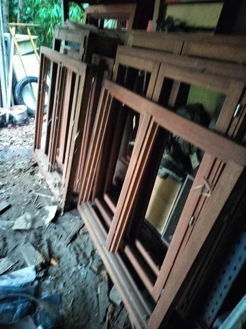 Nieuwe oude meranti ramen,groot lot, Doe-het-zelf en Bouw, Raamkozijnen en Schuifdeuren, Zo goed als nieuw, Ophalen