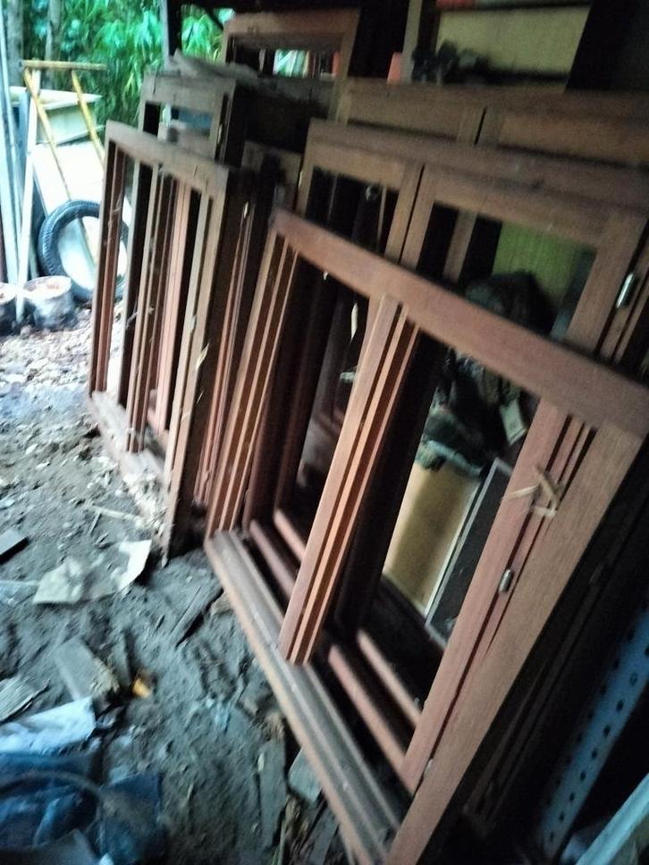 Nieuwe oude meranti ramen,groot lot, Doe-het-zelf en Bouw, Raamkozijnen en Schuifdeuren, Zo goed als nieuw, Ophalen