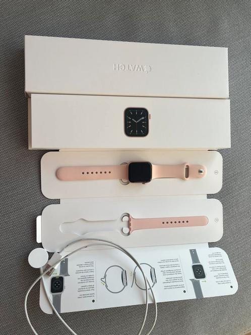 Apple Watch Series 6 40mm Gold Alu Pink Sand GPS, Bijoux, Sacs & Beauté, Montres connectées, Comme neuf, iOS, Rose, GPS, Étanche