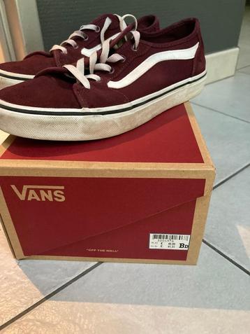 Allerlei schoenen (verschillende maten) beschikbaar voor biedingen