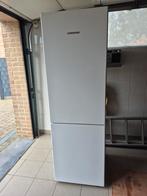 Liebherr koelkast no frost met diepvries, Elektronische apparatuur, Ophalen, Zo goed als nieuw, Met aparte vriezer, 160 cm of meer