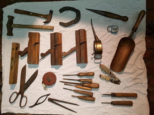 Set oude gereedschappen uit verschillende beroepen, Antiek en Kunst, Antiek | Gereedschap en Instrumenten, Ophalen of Verzenden