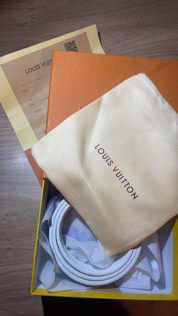 Ceinture Louis Vuitton, Neuf, Cuir véritable, Enlèvement ou Envoi, 105 à 115 cm