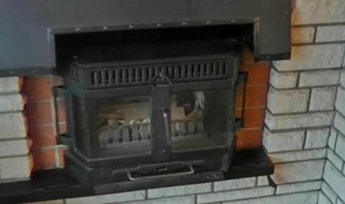 Houtkachel/ingebouwde open haard, Huis en Inrichting, Kachels, Zo goed als nieuw, Inbouw, Houtkachel, Hout, Ophalen