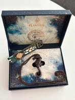 Tomorrowland Treasure box 2018 collector met leren armband, Verzamelen, Ophalen of Verzenden, Zo goed als nieuw
