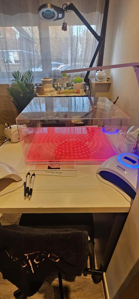 Boite a ongles, Handtassen en Accessoires, Uiterlijk | Cosmetica en Make-up, Zo goed als nieuw, Ophalen