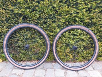 Dt-swiss gravel wielset beschikbaar voor biedingen