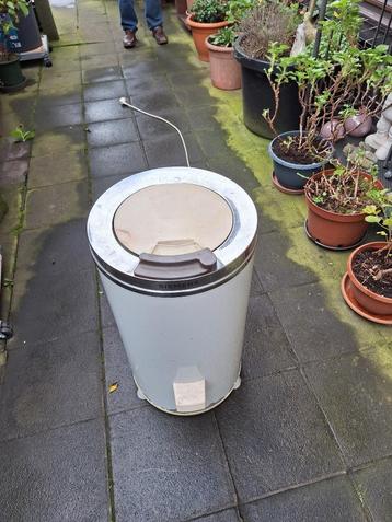 Linnendroger beschikbaar voor biedingen