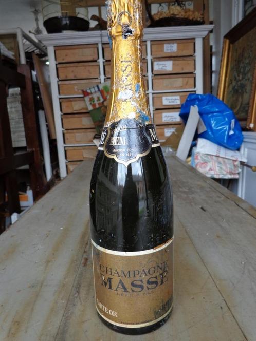 Rare CHAMPAGNE demi-sec Massé, 50 ans d âge,original,pleine, Verzamelen, Wijnen, Zo goed als nieuw, Champagne, Frankrijk, Vol