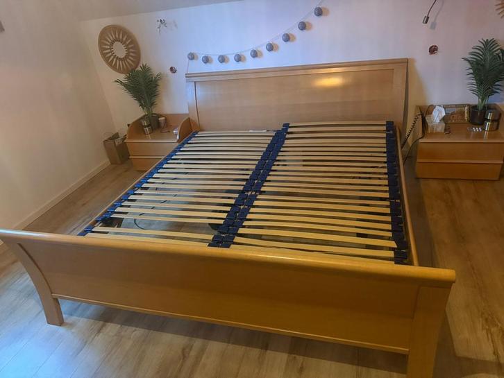 Bed met elektrische latte bodem, Huis en Inrichting, Slaapkamer | Bedden, Zo goed als nieuw, Ophalen