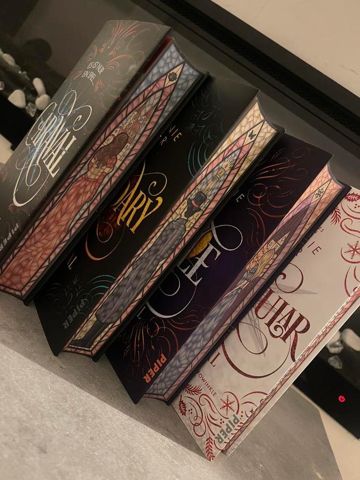 Caraval Bucherbuchse, Boeken, Fantasy, Zo goed als nieuw, Ophalen