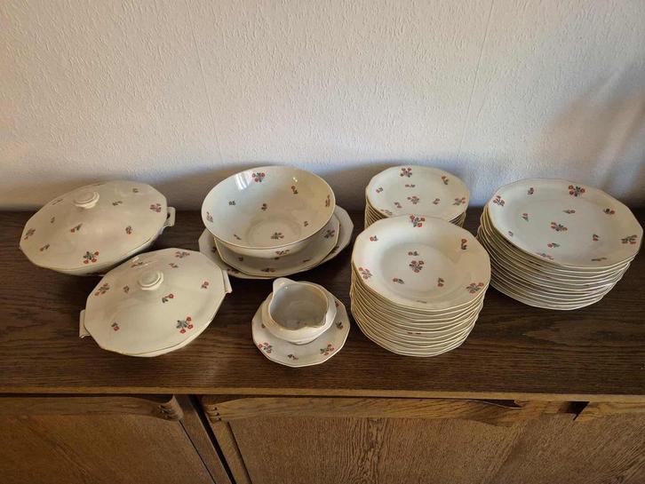 Service rétro chic – décor floral & dorures – 42 pièces, Antiek en Kunst, Antiek | Keramiek en Aardewerk, Ophalen
