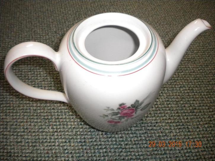 Mooie koffiekannen... (3st.) + witte vaas/theepotje-..., Antiek en Kunst, Antiek | Woonaccessoires, Ophalen