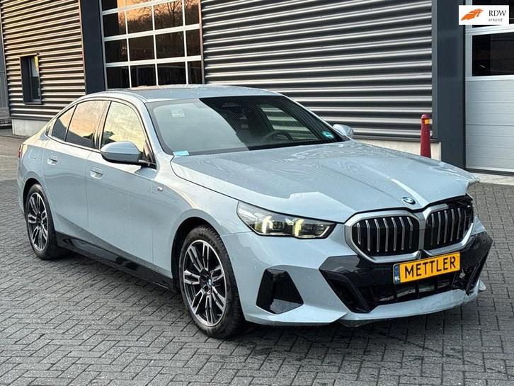 BMW 5-serie 520i M pakket, 360 camera, M sport, Auto's, BMW, Bedrijf, Te koop, 5 Reeks, 360° camera, ABS, Achteruitrijcamera, Adaptive Cruise Control