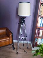 Te koop: Unieke statief vloerlamp – €85, Huis en Inrichting, Ophalen