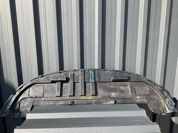 Bumper onderplaat Renault Clio 3 01040185004 05-12 RE-20062 beschikbaar voor biedingen
