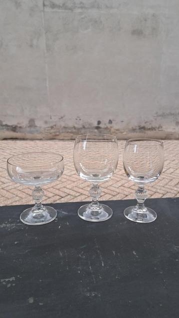 Kristal glazen/ champagne coupes  beschikbaar voor biedingen