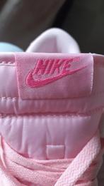 Nike Dunk triple rose, Ophalen of Verzenden, Zo goed als nieuw