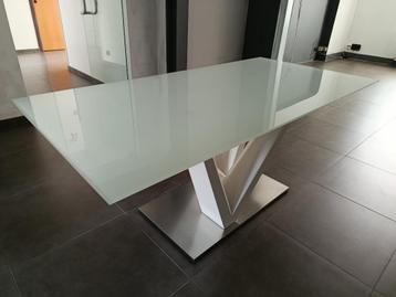 NIEUWE EETTAFEL VAN GEHARD WIT GLAS beschikbaar voor biedingen