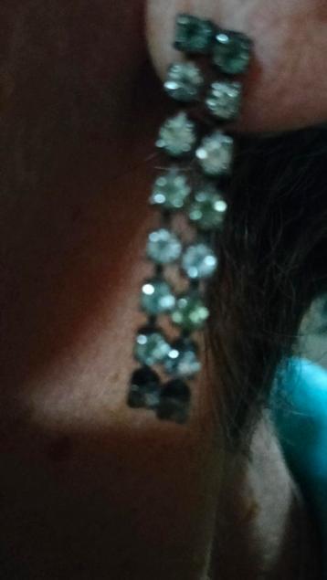 Mode-sieraden van hoge kwaliteit in de uitverkoop  beschikbaar voor biedingen