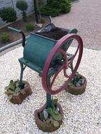 Oude bieten molen metaal ook voor bloemen in te zetten, Enlèvement, Métal