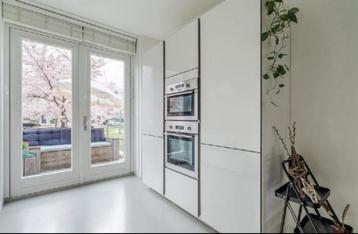 Moderne Witte Hoogglans Keuken+ Stenen WerkbladGEDEMONTEERD beschikbaar voor biedingen