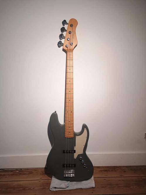 Stagg 4-snarige Basgitaar Set - ideaal voor beginners, Muziek en Instrumenten, Snaarinstrumenten | Gitaren | Bas, Zo goed als nieuw