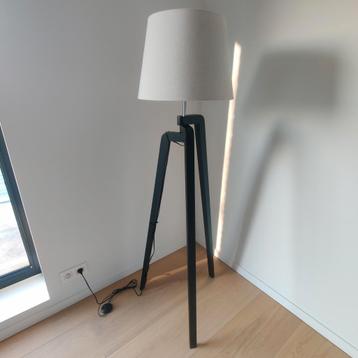Lamp beschikbaar voor biedingen