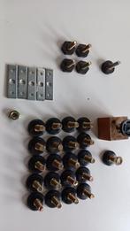 PIEDS EN CAOUTCHOUC RÉGLABLES, Enlèvement