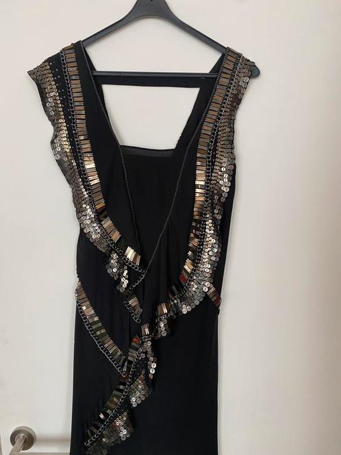 Elegante cocktailjurk met pailletten van Karen Millen, Kleding | Dames, Jurken, Zo goed als nieuw, Maat 38/40 (M), Zwart, Knielengte