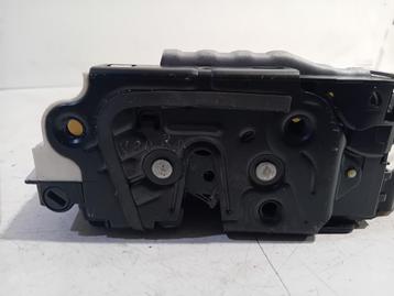 PORTIERVANGER CV ELEKTR. RECHTS ACHTER Skoda Superb (3TAA) beschikbaar voor biedingen