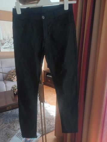 Nieuwe zwarte jeans "FASHION"  e beschikbaar voor biedingen