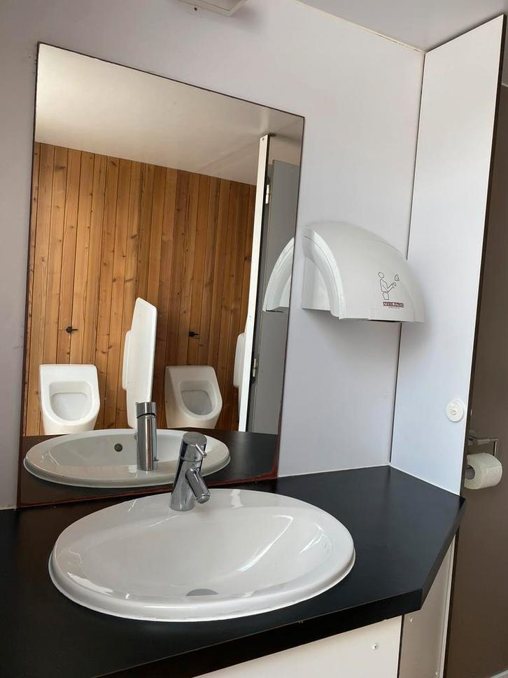 Wc wagen/toiletwagen te koop, Hobby en Vrije tijd, Feestartikelen | Verhuur, Zo goed als nieuw, Ophalen