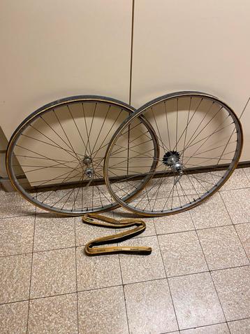 Set oude wielen koersfiets tubes beschikbaar voor biedingen